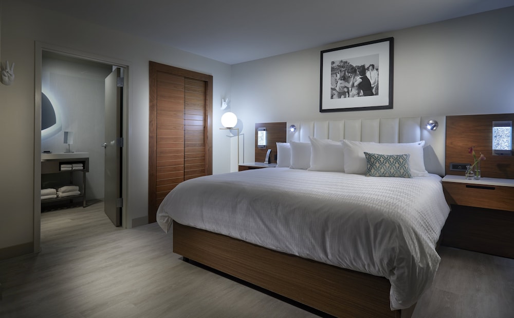 Hard Rock Hotel Daytona Beach — Hotel rooms in Daytona Beach, Florida