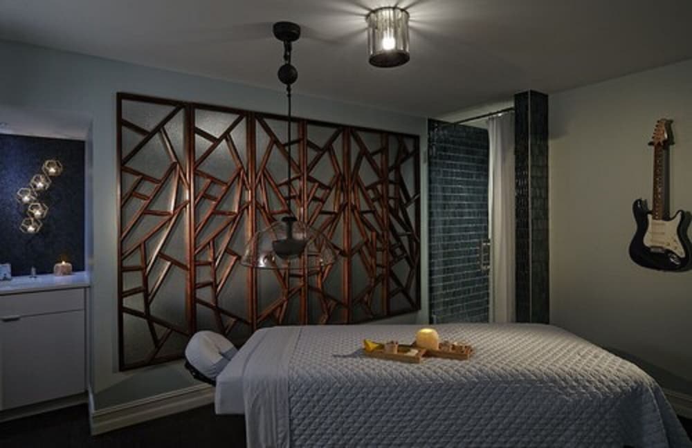 Hard Rock Hotel Daytona Beach — Hotel rooms in Daytona Beach, Florida