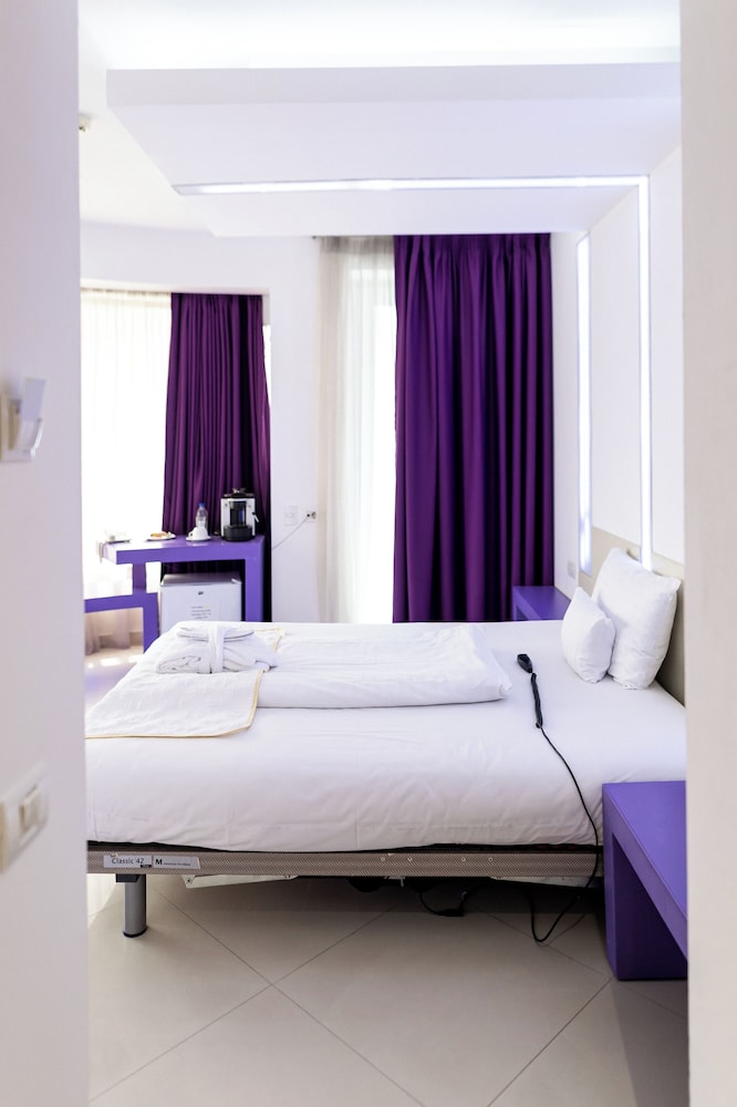 Hotel Christina - zdjęcie 2