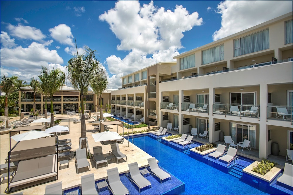 Catalonia Royal La Romana - All Inclusive - Adults Only — Hotel building in Bayahibe, La Altagracia