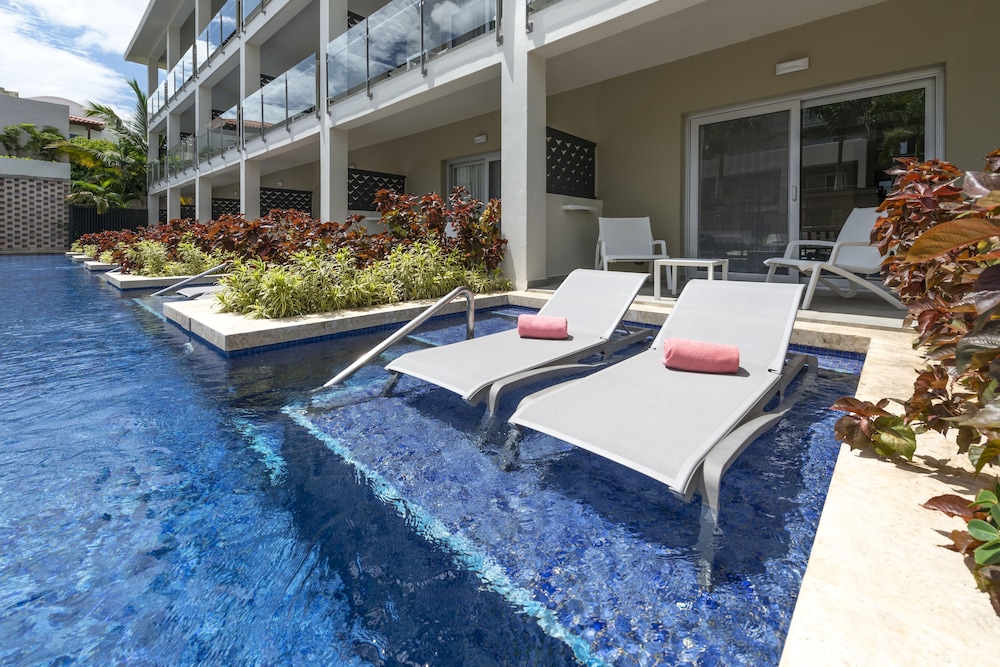 Catalonia Royal La Romana - All Inclusive - Adults Only — Swimming pool in Bayahibe, La Altagracia
