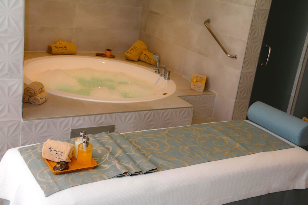 Catalonia Royal La Romana - All Inclusive - Adults Only — Spa in Bayahibe, La Altagracia