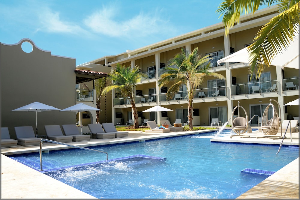 Catalonia Royal La Romana - All Inclusive - Adults Only — Swimming pool in Bayahibe, La Altagracia