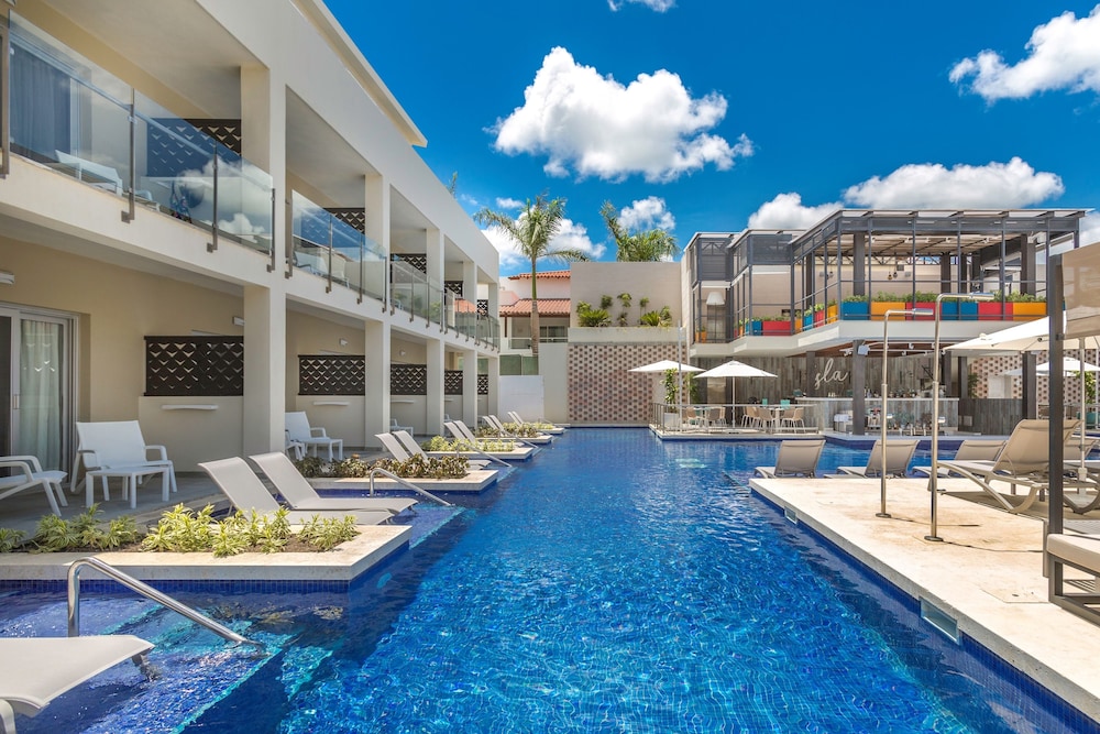 Catalonia Royal La Romana - All Inclusive - Adults Only — Swimming pool in Bayahibe, La Altagracia