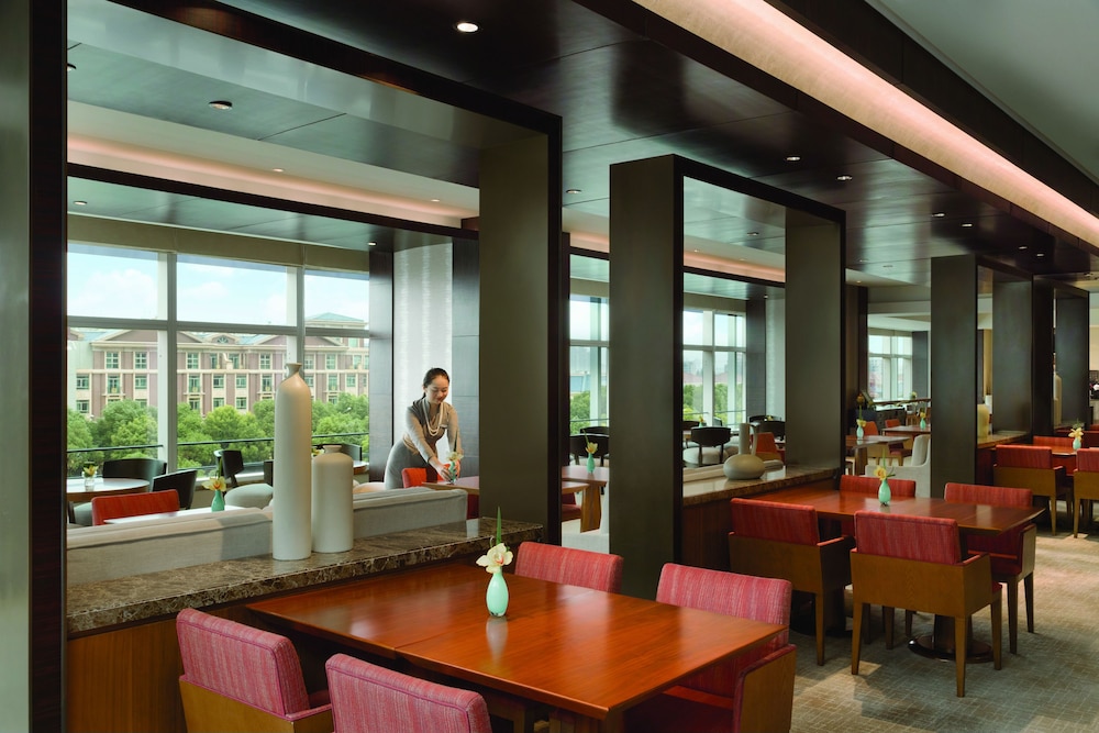 Kerry Hotel Pudong Shanghai — Restaurant & bars in Shanghai, Shanghai