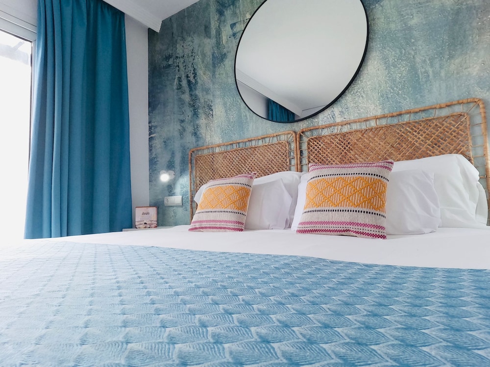 Hotel Bahia Serena — Hotel rooms in Roquetas de Mar, Andalusia