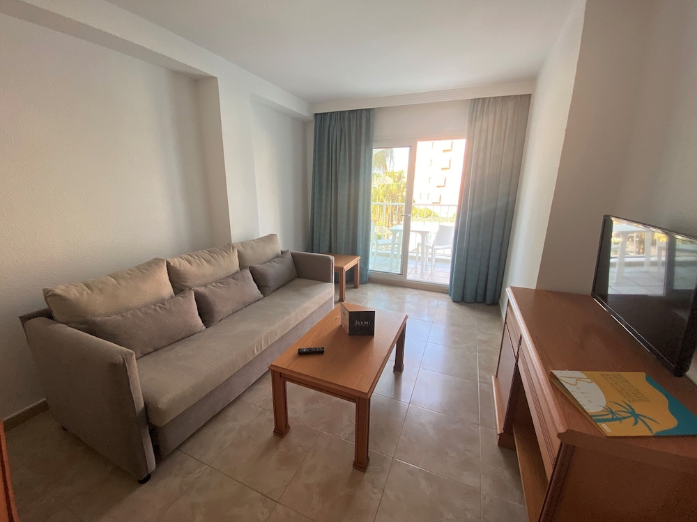 Hotel Bahia Serena — Hotel rooms in Roquetas de Mar, Andalusia