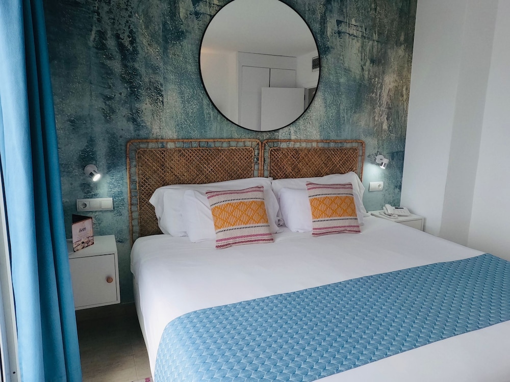 Hotel Bahia Serena — Hotel rooms in Roquetas de Mar, Andalusia