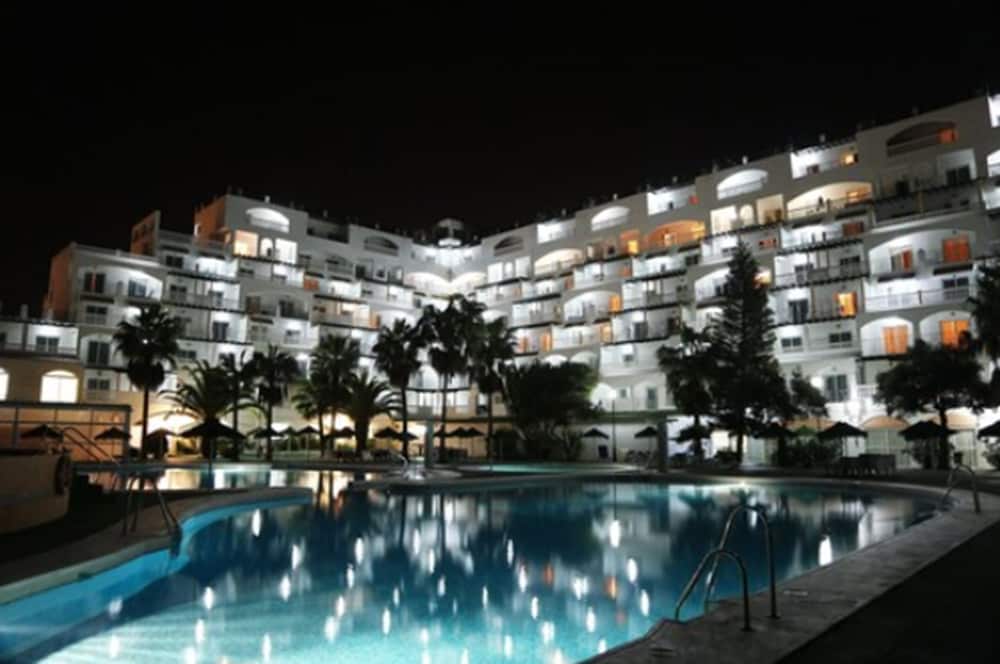 Hotel Bahia Serena — Hotel building in Roquetas de Mar, Andalusia