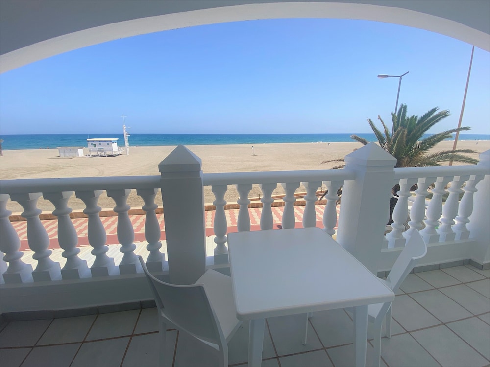 Hotel Bahia Serena — Beach in Roquetas de Mar, Andalusia