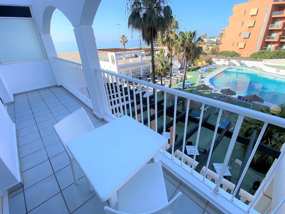 Hotel Bahia Serena — Hotel rooms in Roquetas de Mar, Andalusia