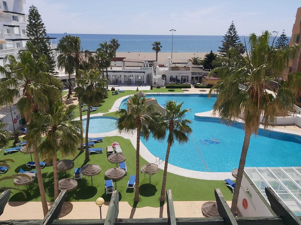 Hotel Bahia Serena — Swimming pool in Roquetas de Mar, Andalusia