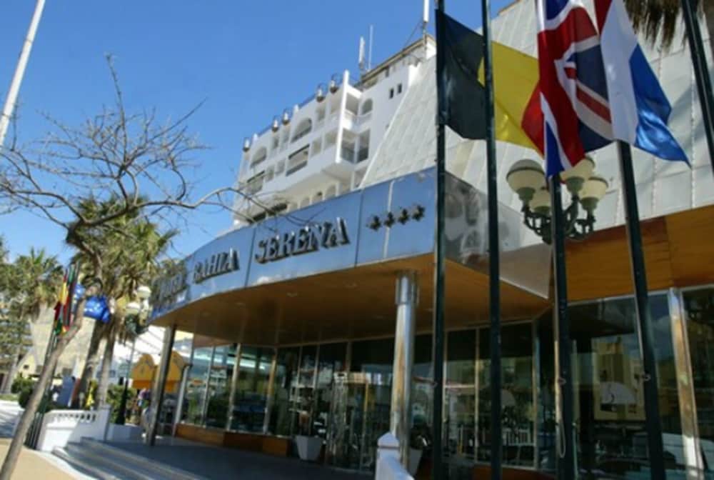 Hotel Bahia Serena — Hotel building in Roquetas de Mar, Andalusia