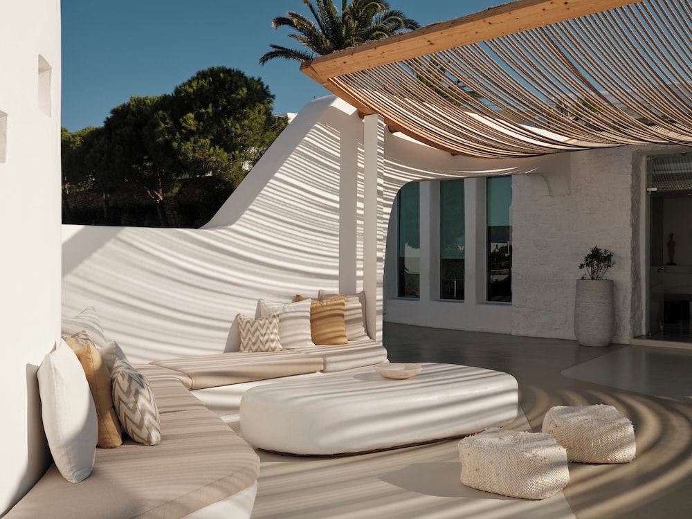 Andronikos Hotel - Adults Only — Hotel building in Mykonos Town, South Aegean