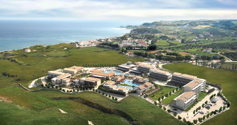 Apollonion Asterias Resort and Spa — Hotel building in Mantzavinata, Ionian Islands