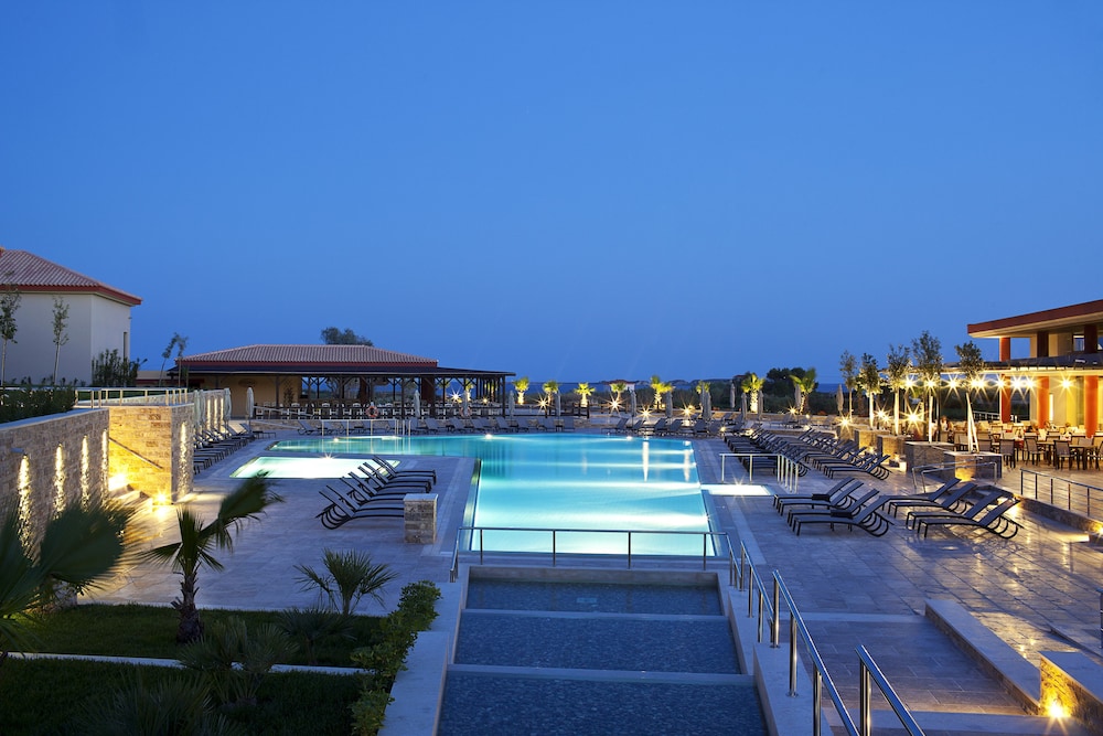 Apollonion Asterias Resort and Spa — Swimming pool in Mantzavinata, Ionian Islands