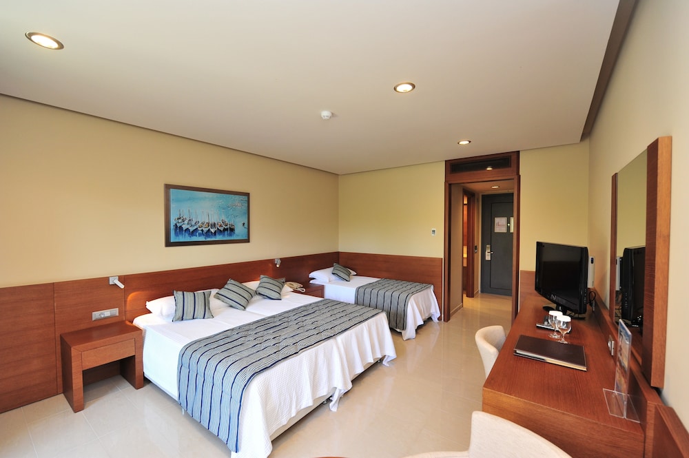 Apollonion Asterias Resort and Spa — Hotel rooms in Mantzavinata, Ionian Islands