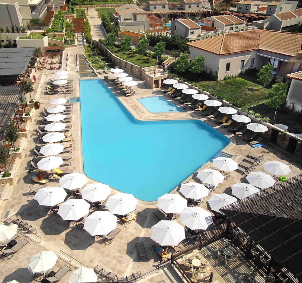 Apollonion Asterias Resort and Spa — Swimming pool in Mantzavinata, Ionian Islands