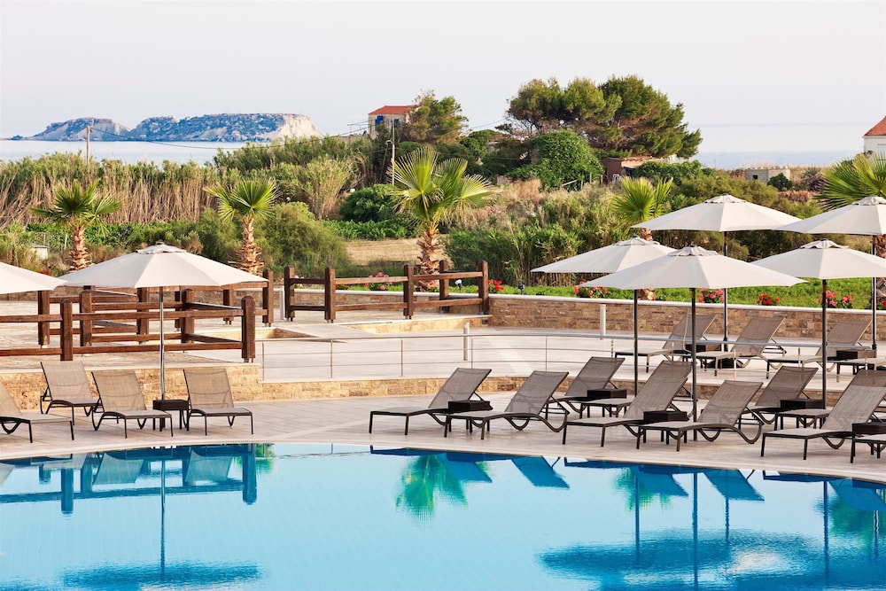 Apollonion Asterias Resort and Spa — Swimming pool in Mantzavinata, Ionian Islands