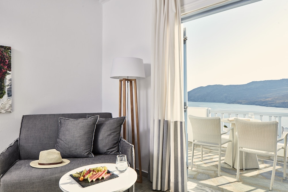 Archipelagos Hotel — Hotel rooms in Kalafatis, South Aegean