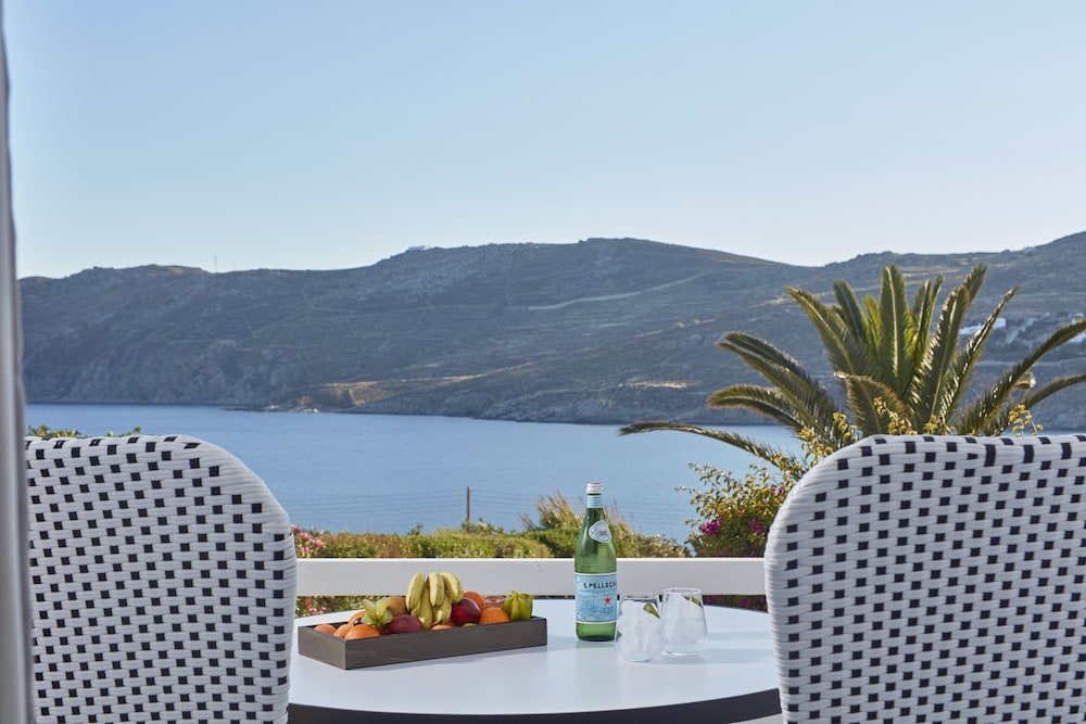Archipelagos Hotel — Hotel rooms in Kalafatis, South Aegean
