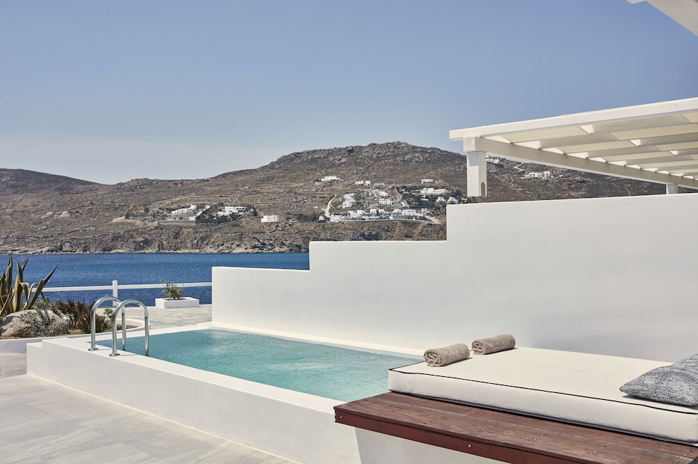 Archipelagos Hotel — Swimming pool in Kalafatis, South Aegean