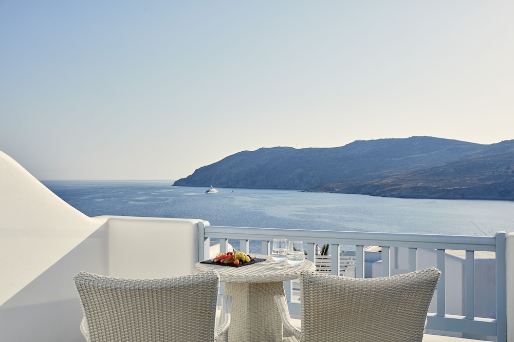 Archipelagos Hotel — Hotel rooms in Kalafatis, South Aegean