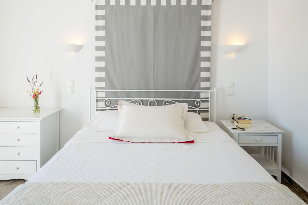 Archipelagos Hotel — Hotel rooms in Kalafatis, South Aegean