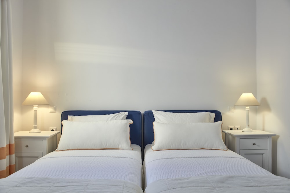 Archipelagos Hotel — Hotel rooms in Kalafatis, South Aegean