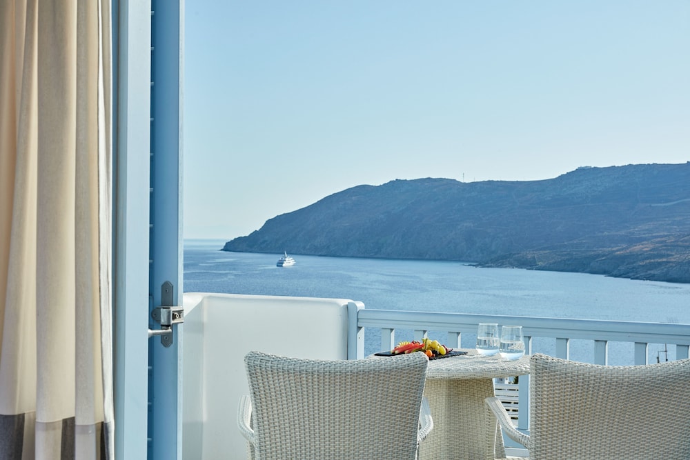 Archipelagos Hotel — Hotel rooms in Kalafatis, South Aegean