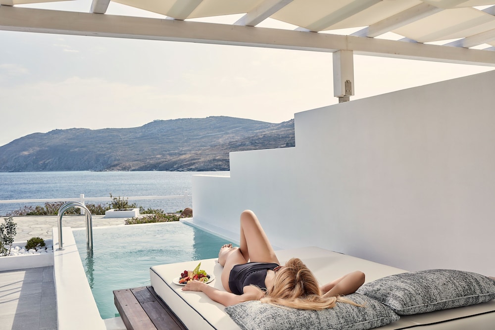 Archipelagos Hotel — Swimming pool in Kalafatis, South Aegean