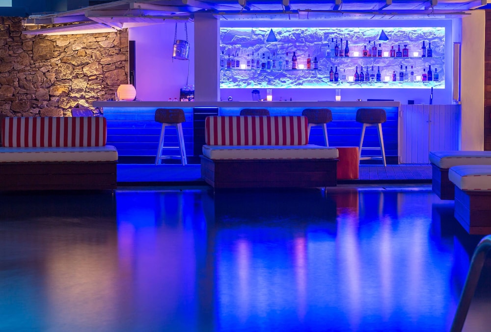 Archipelagos Hotel — Restaurant & bars in Kalafatis, South Aegean