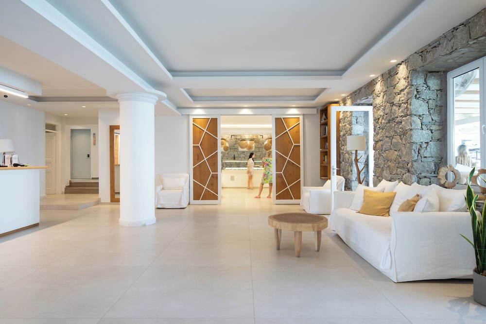 Acrogiali Beachfront Hotel — Restaurant & bars in Plati Gialos, South Aegean