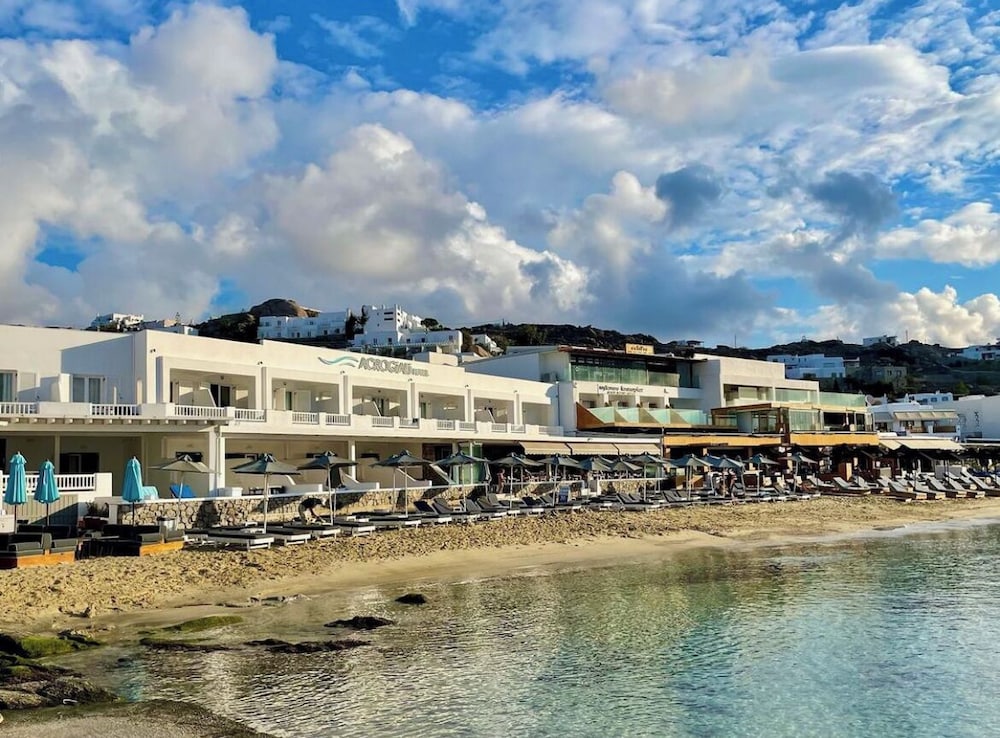 Acrogiali Beachfront Hotel