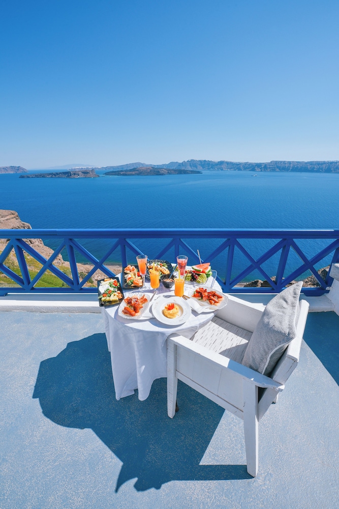 Astarte Suites — Restaurant & bars in Akrotiri, South Aegean