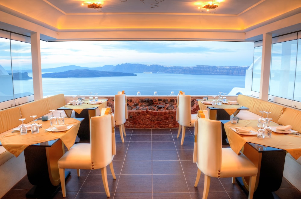 Astarte Suites — Restaurant & bars in Akrotiri, South Aegean