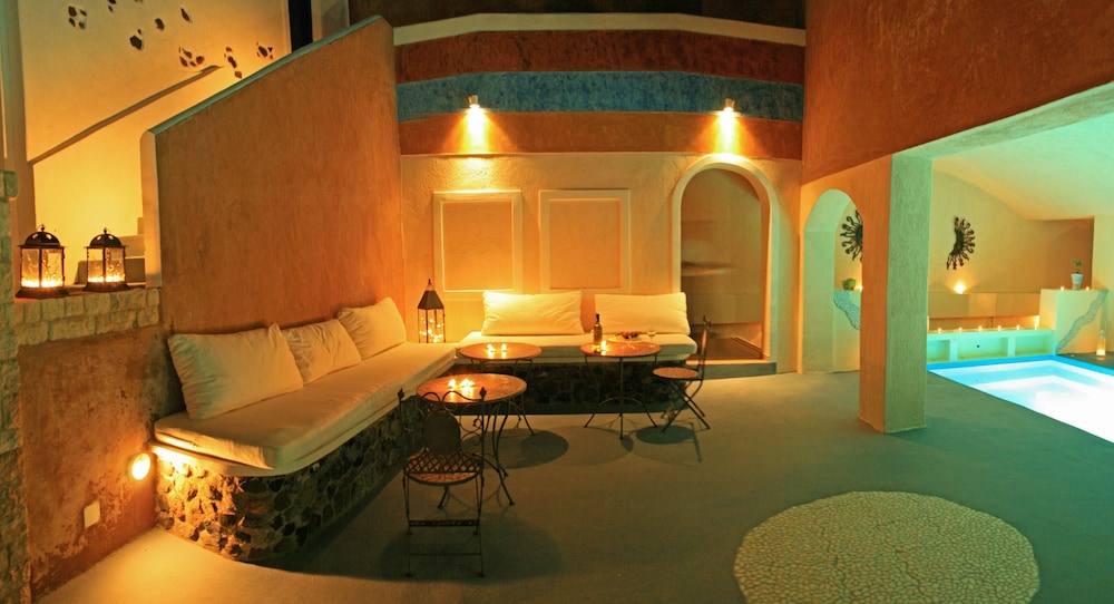 Astarte Suites — Restaurant & bars in Akrotiri, South Aegean