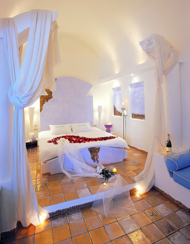 Astarte Suites — Hotel rooms in Akrotiri, South Aegean