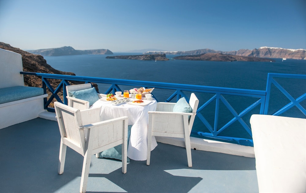 Astarte Suites — Restaurant & bars in Akrotiri, South Aegean