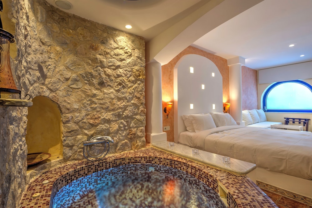 Astarte Suites — Hotel rooms in Akrotiri, South Aegean