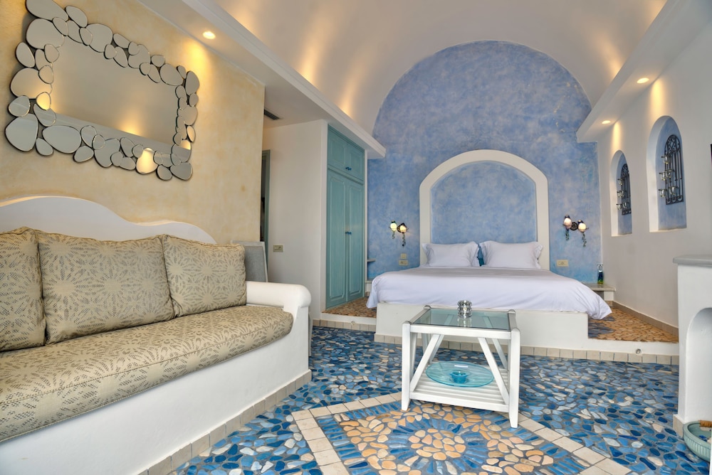 Astarte Suites — Hotel rooms in Akrotiri, South Aegean