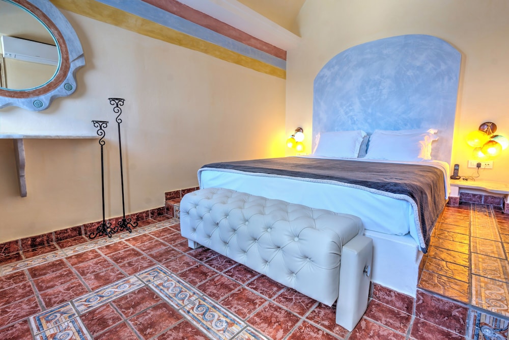Astarte Suites — Hotel rooms in Akrotiri, South Aegean