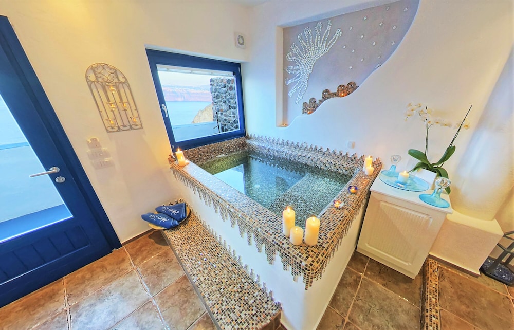 Astarte Suites — Spa in Akrotiri, South Aegean