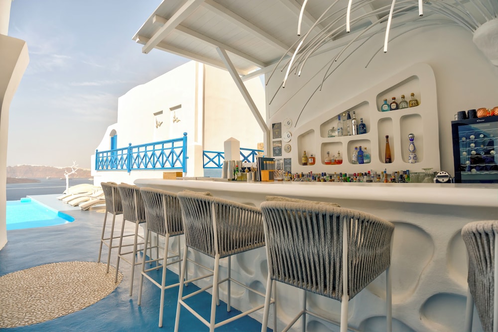 Astarte Suites — Restaurant & bars in Akrotiri, South Aegean