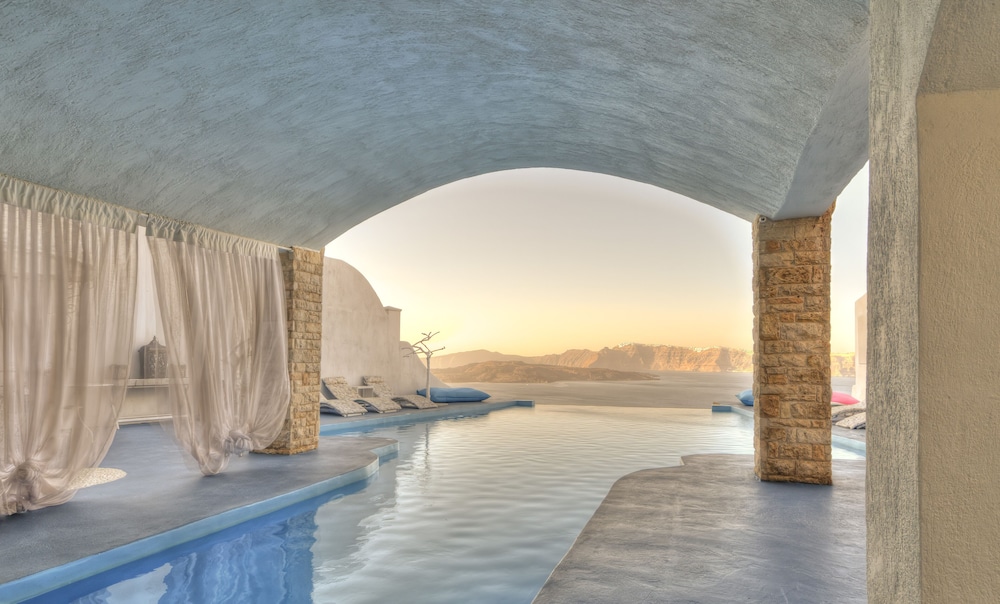 Astarte Suites — Swimming pool in Akrotiri, South Aegean