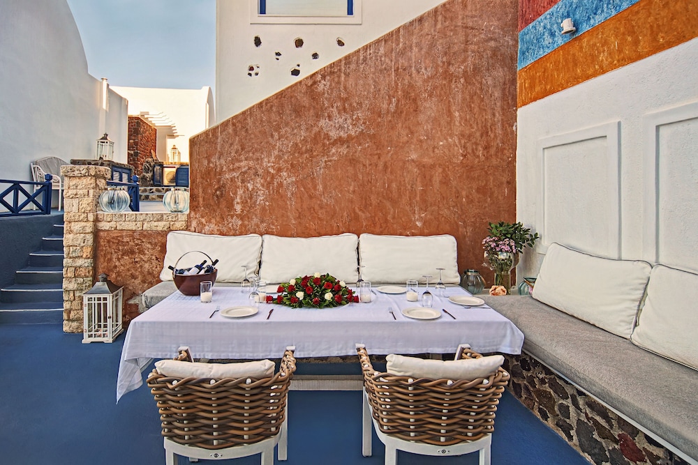 Astarte Suites — Restaurant & bars in Akrotiri, South Aegean