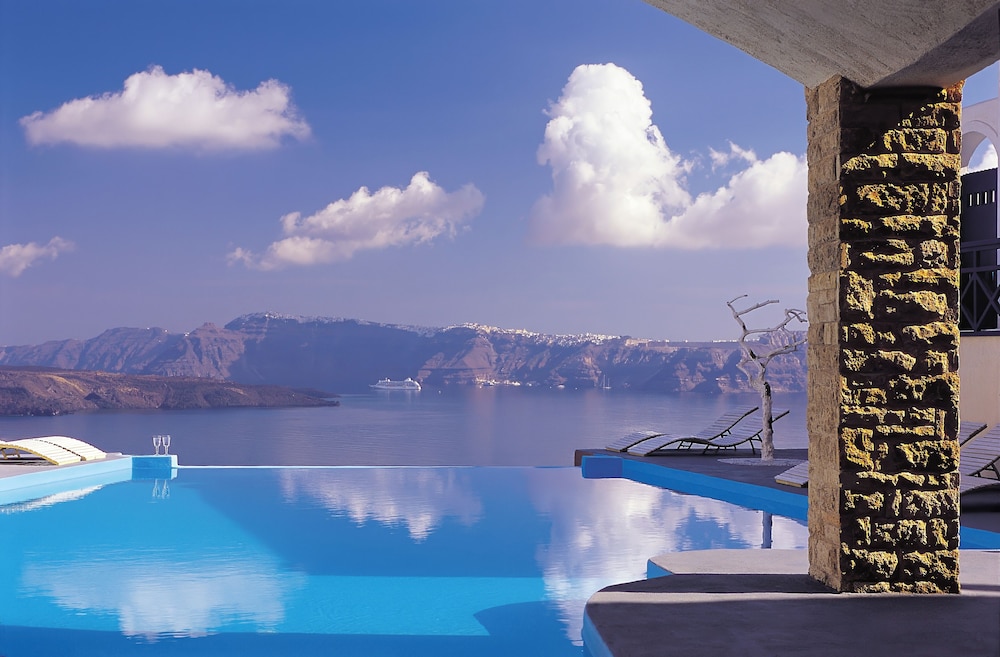 Astarte Suites — Swimming pool in Akrotiri, South Aegean