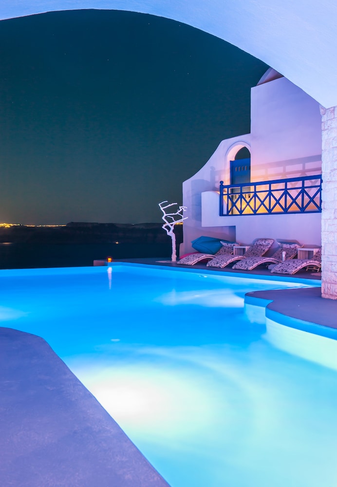 Astarte Suites — Swimming pool in Akrotiri, South Aegean