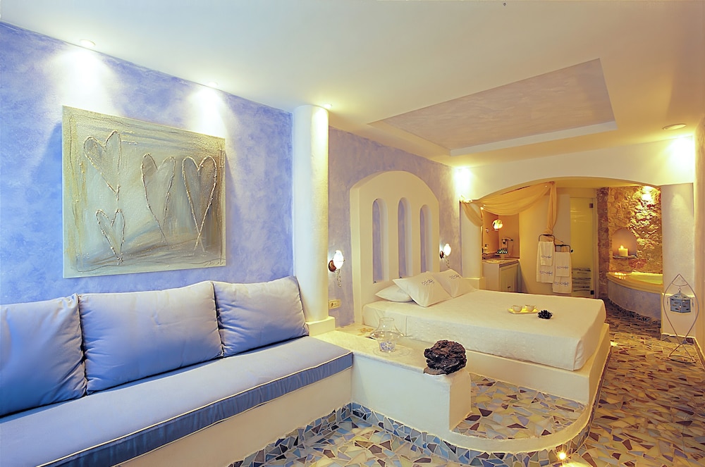 Astarte Suites — Hotel rooms in Akrotiri, South Aegean