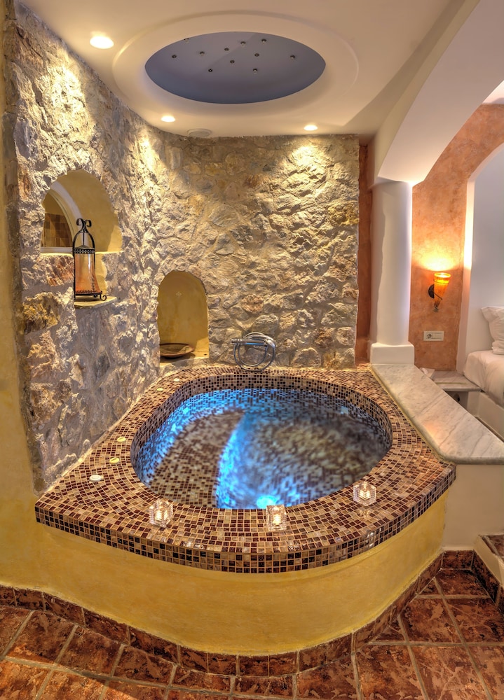 Astarte Suites — Hotel rooms in Akrotiri, South Aegean